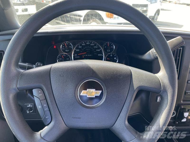 Chevrolet Express Minibusy