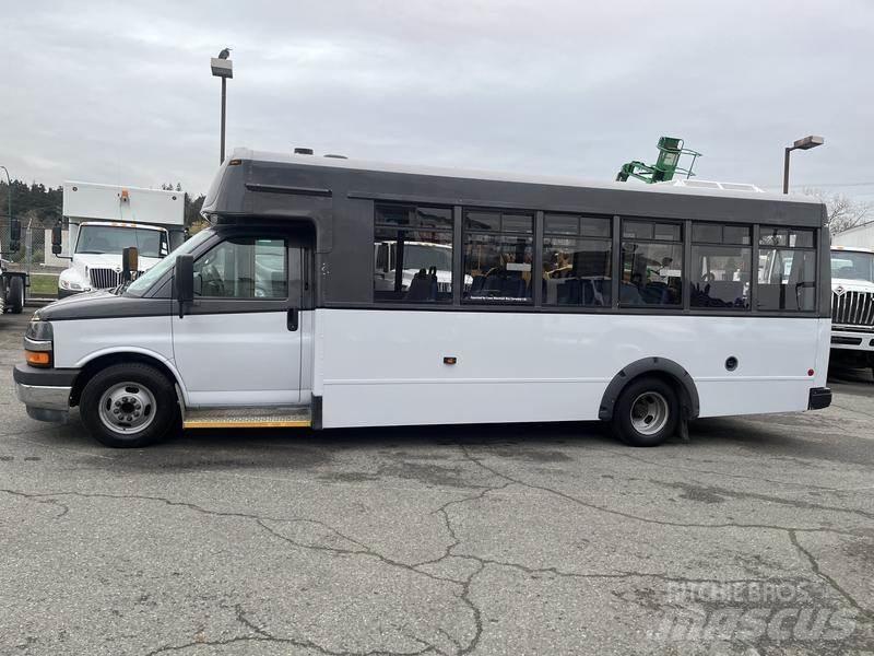 Chevrolet Express Minibusy