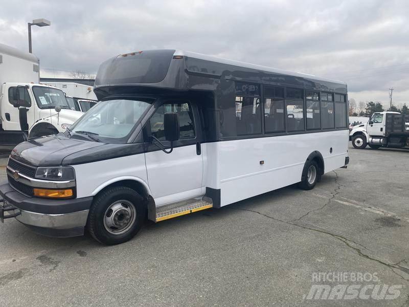 Chevrolet Express Minibusy