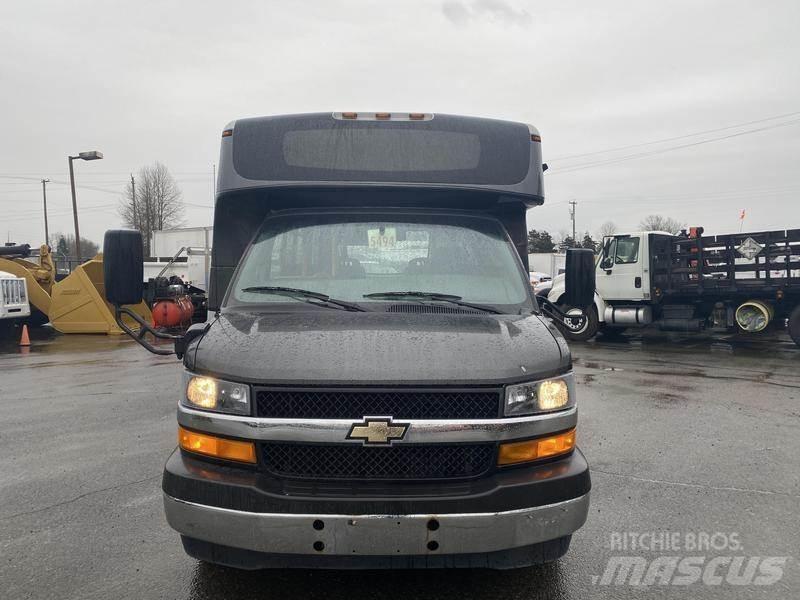 Chevrolet Express Minibusy