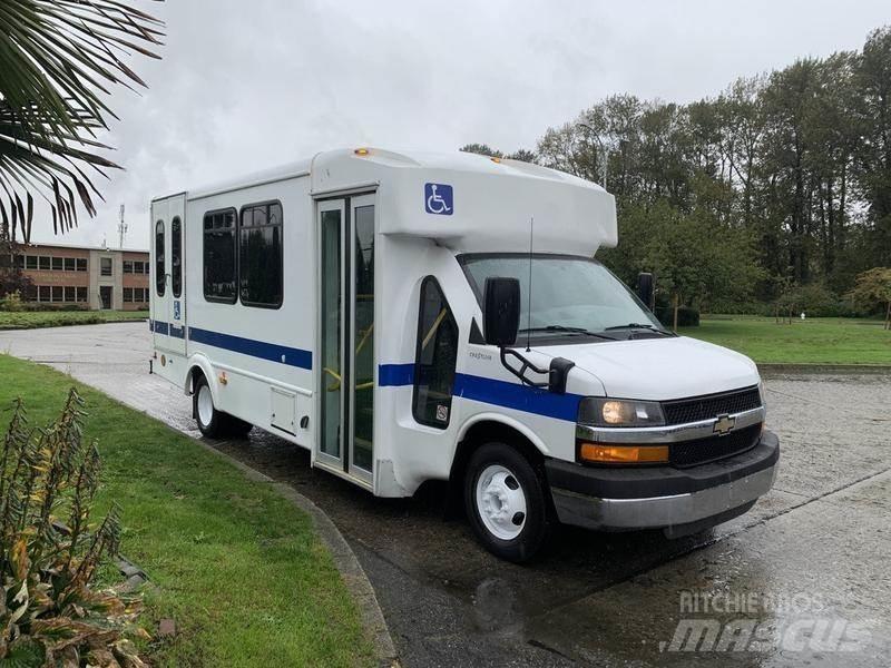 Chevrolet Express Minibusy