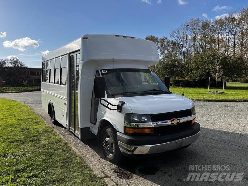 Chevrolet Express Minibusy