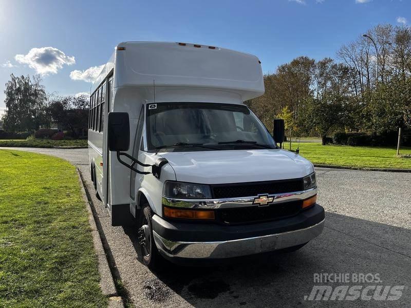 Chevrolet Express Minibusy