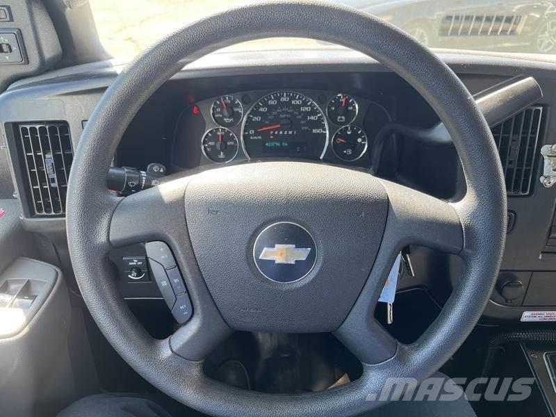 Chevrolet Express Minibusy