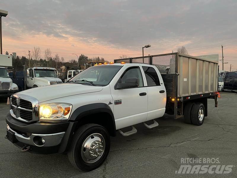 Dodge Ram 5500 Plošinové nákladné automobily/nákladné automobily so sklápacími bočnicami