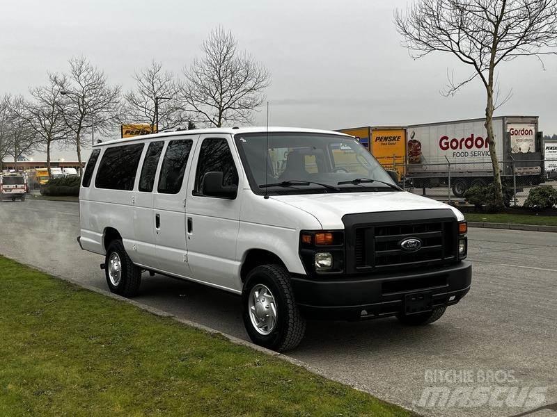 Ford Econoline Automobily