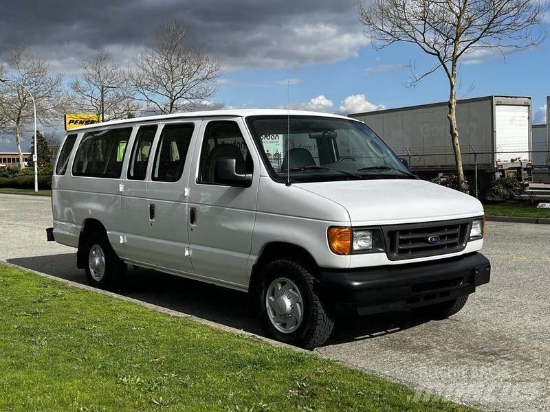 Ford Econoline Automobily