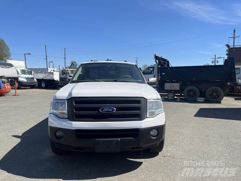Ford Expedition Automobily