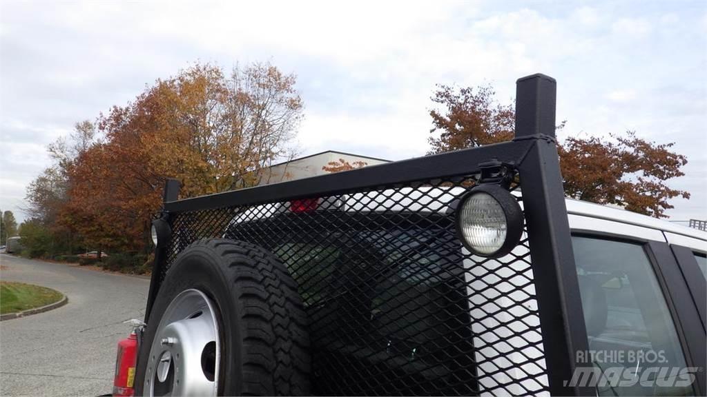 Ford F-550 Plošinové nákladné automobily/nákladné automobily so sklápacími bočnicami