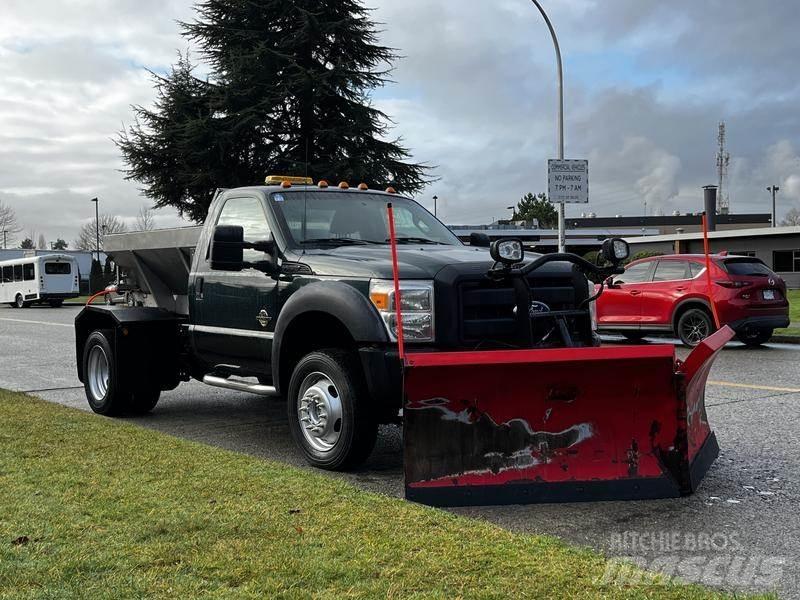 Ford F-550 Snežné pluhy, predné snežné radlice