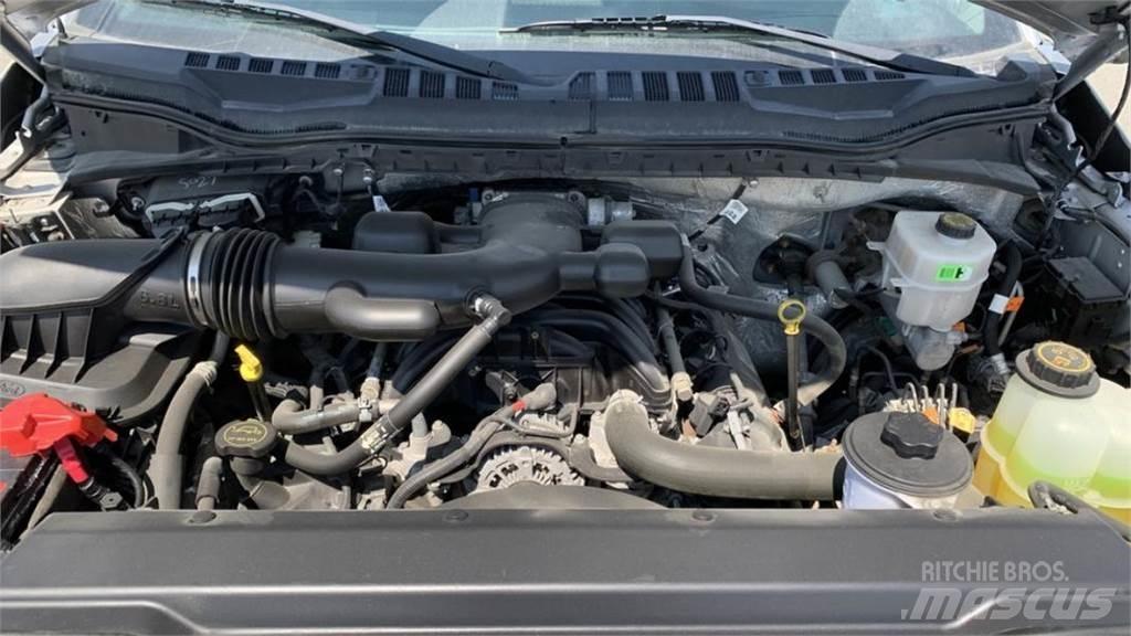 Ford F-550 Plošinové nákladné automobily/nákladné automobily so sklápacími bočnicami