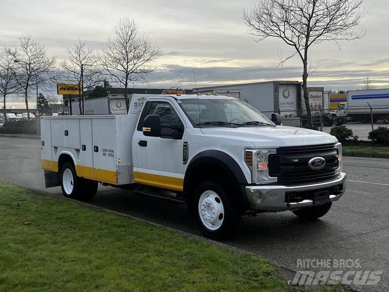 Ford F-550 Komunálne / Multi-úžitkové vozidlá