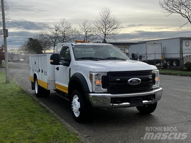 Ford F-550 Komunálne / Multi-úžitkové vozidlá