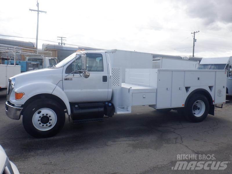 Ford F-750 Komunálne / Multi-úžitkové vozidlá
