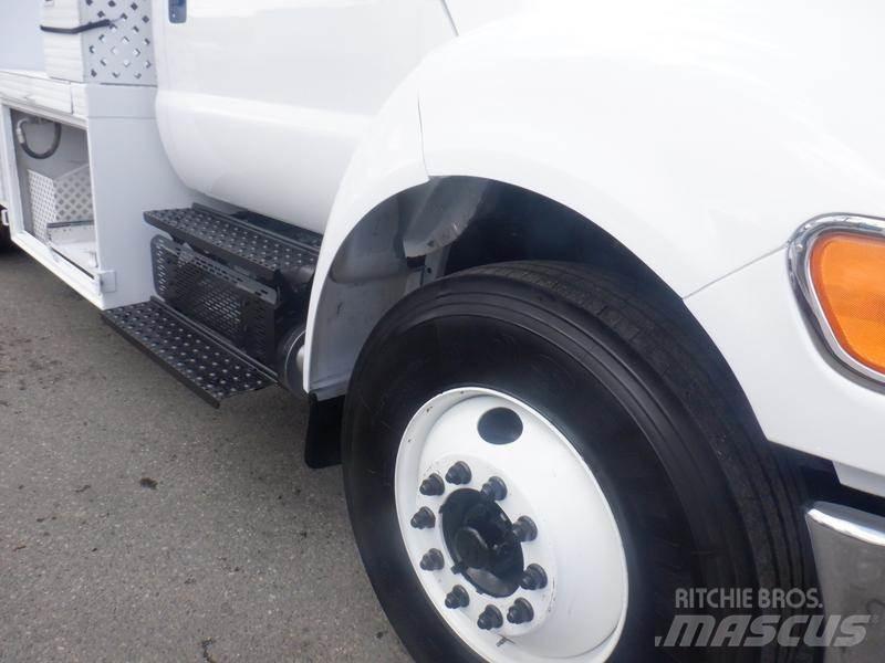 Ford F-750 Komunálne / Multi-úžitkové vozidlá