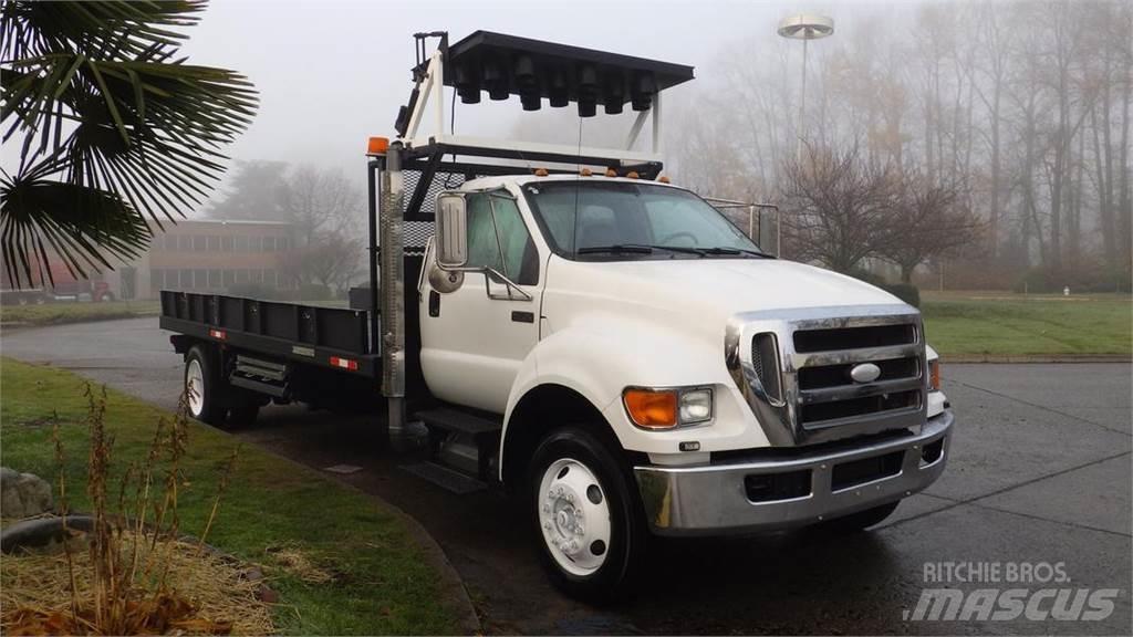 Ford F-750 Plošinové nákladné automobily/nákladné automobily so sklápacími bočnicami