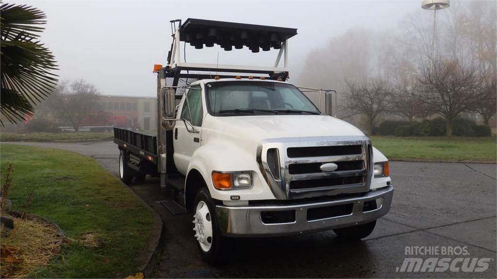 Ford F-750 Plošinové nákladné automobily/nákladné automobily so sklápacími bočnicami