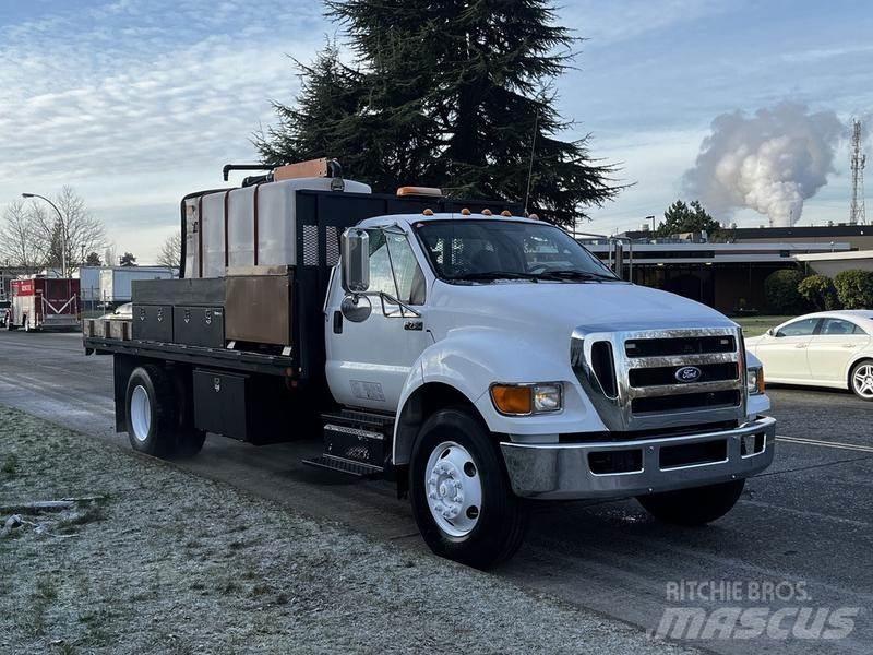 Ford F-750 Plošinové nákladné automobily/nákladné automobily so sklápacími bočnicami
