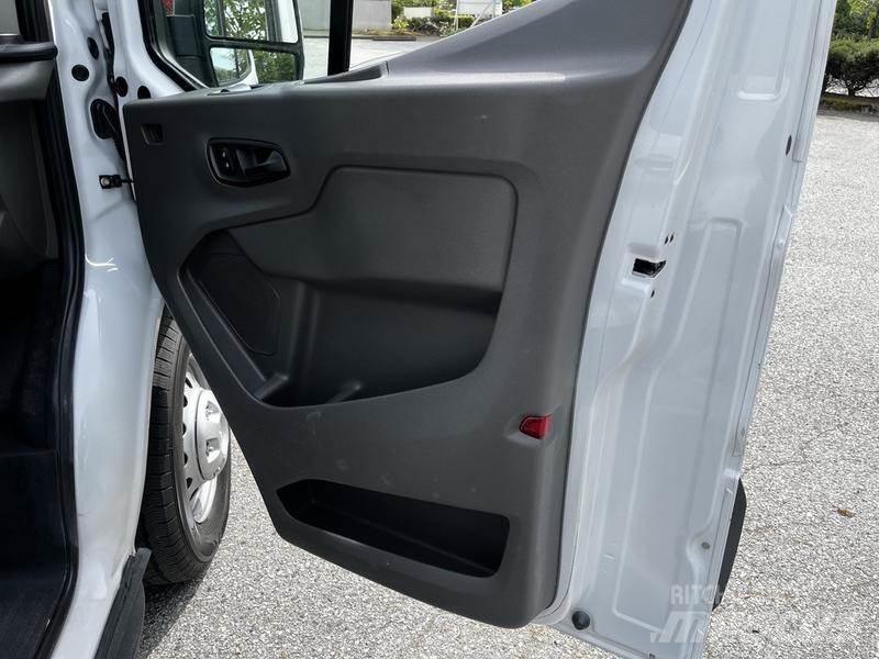 Ford Transit Automobily