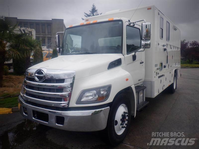 Hino 338 Komunálne / Multi-úžitkové vozidlá