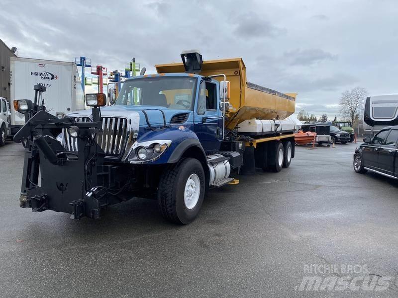 International 7400 Snežné pluhy, predné snežné radlice