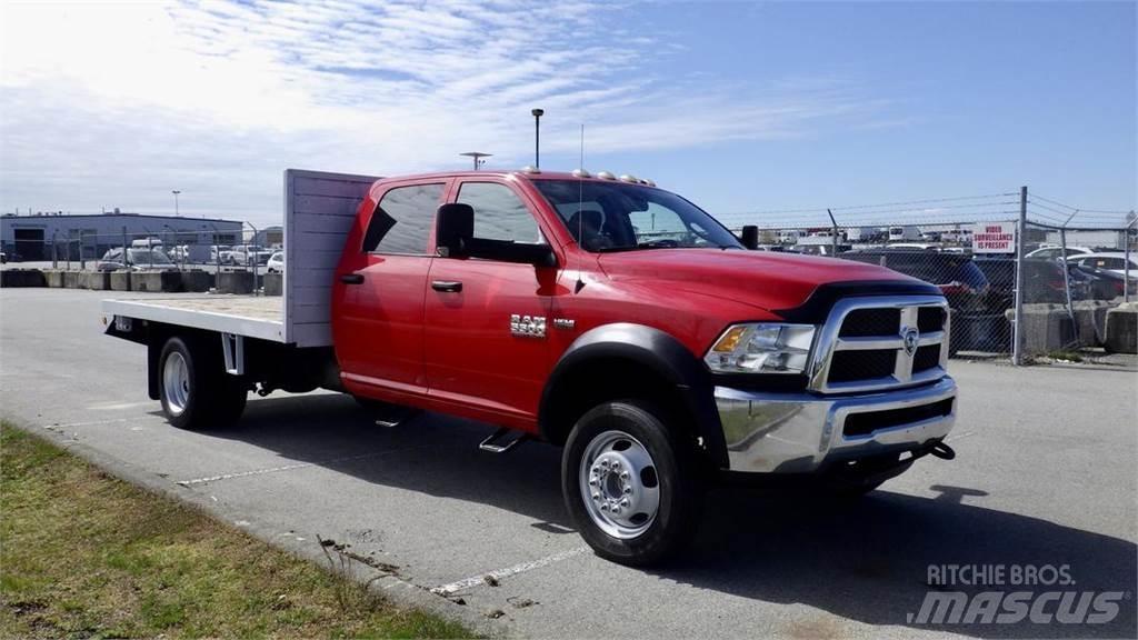 RAM 5500 Plošinové nákladné automobily/nákladné automobily so sklápacími bočnicami