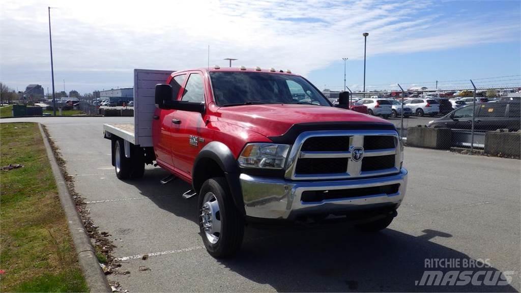 RAM 5500 Plošinové nákladné automobily/nákladné automobily so sklápacími bočnicami