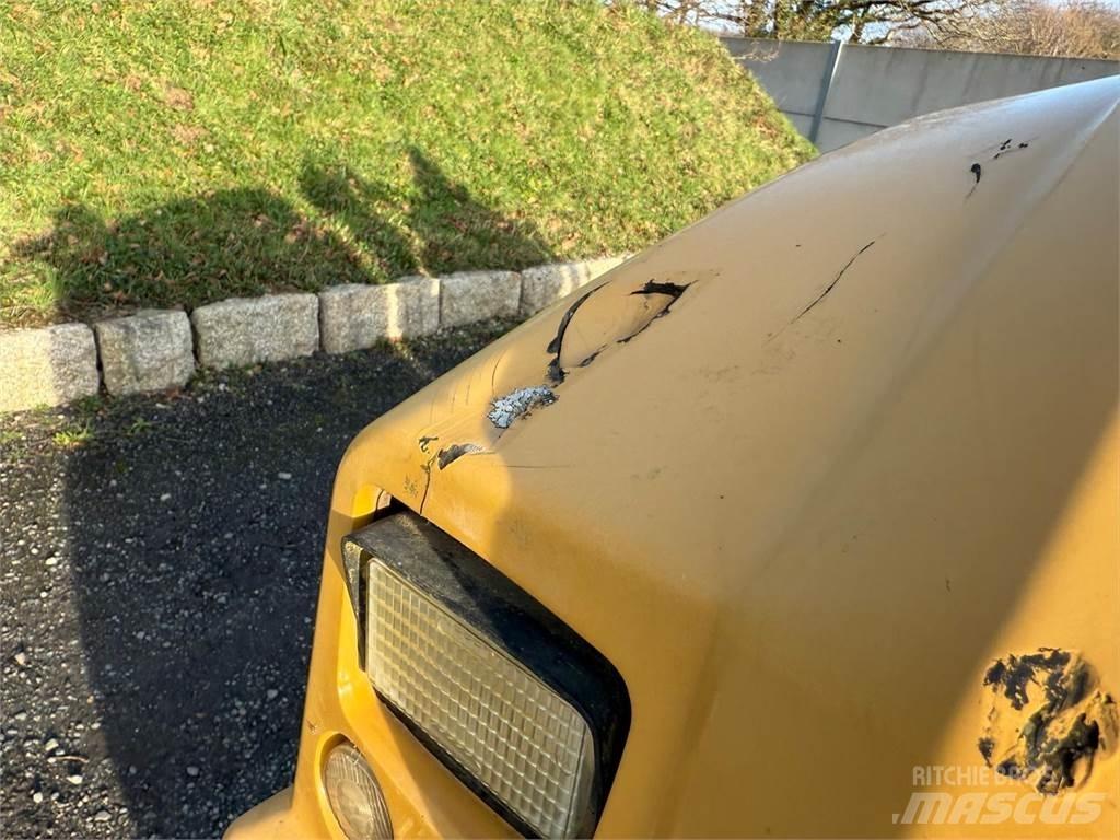 CAT CB24B Tandemové valce