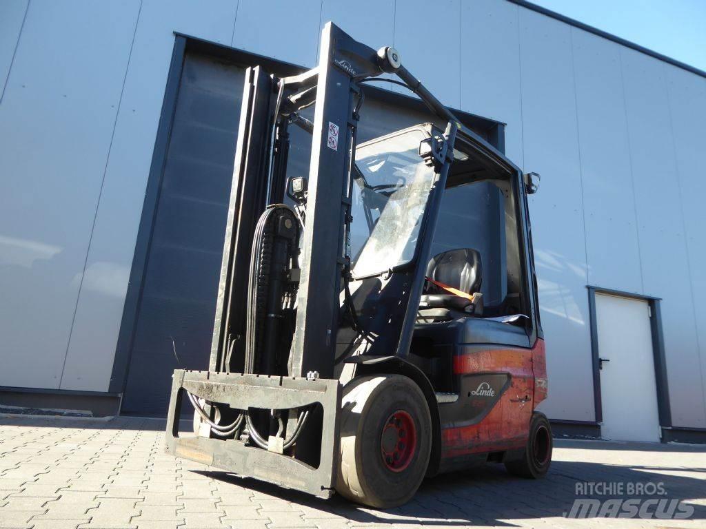Linde E25-01 Akumulátorové vozíky