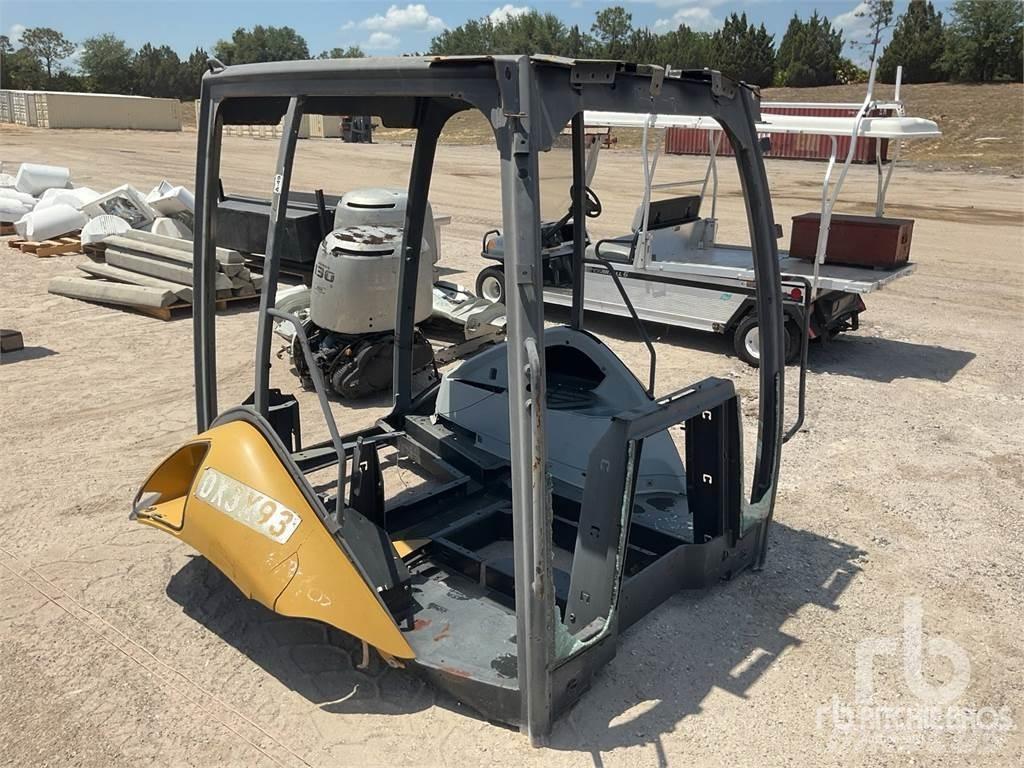  7 ft Kabíny a interiér
