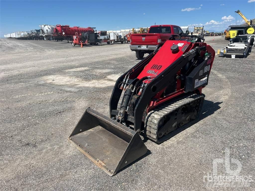  BARETTO 825TKL Šmykom riadené nakladače