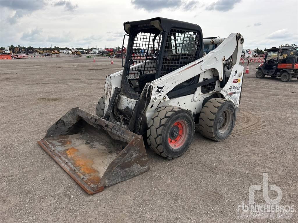 Bobcat S750 Šmykom riadené nakladače