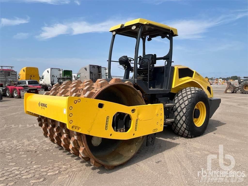 Bomag BW211D-5 Skládkové kompaktory