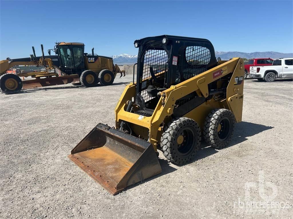CAT 226D C1-H2 Šmykom riadené nakladače