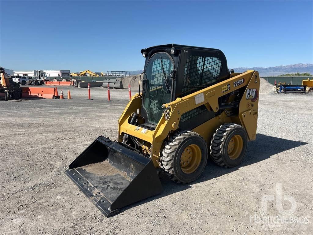 CAT 226D3 Šmykom riadené nakladače