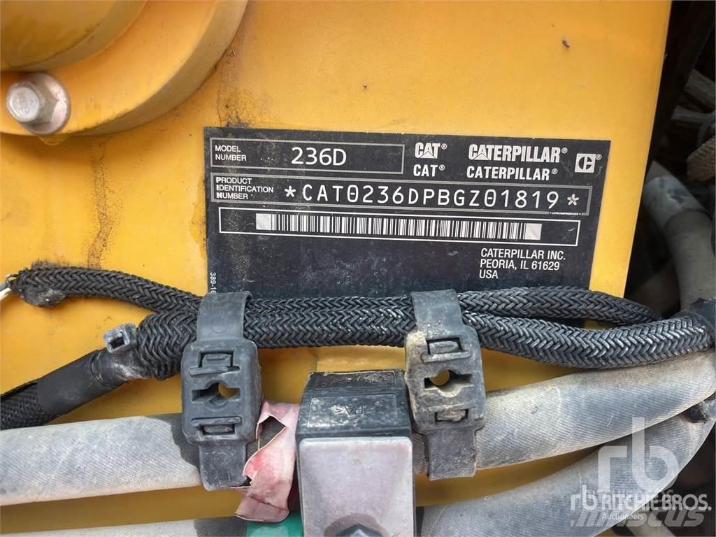 CAT 236D Šmykom riadené nakladače