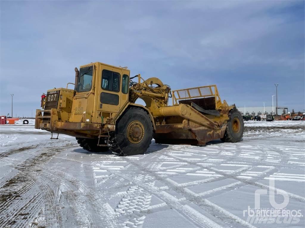 CAT 621F Skrejpre