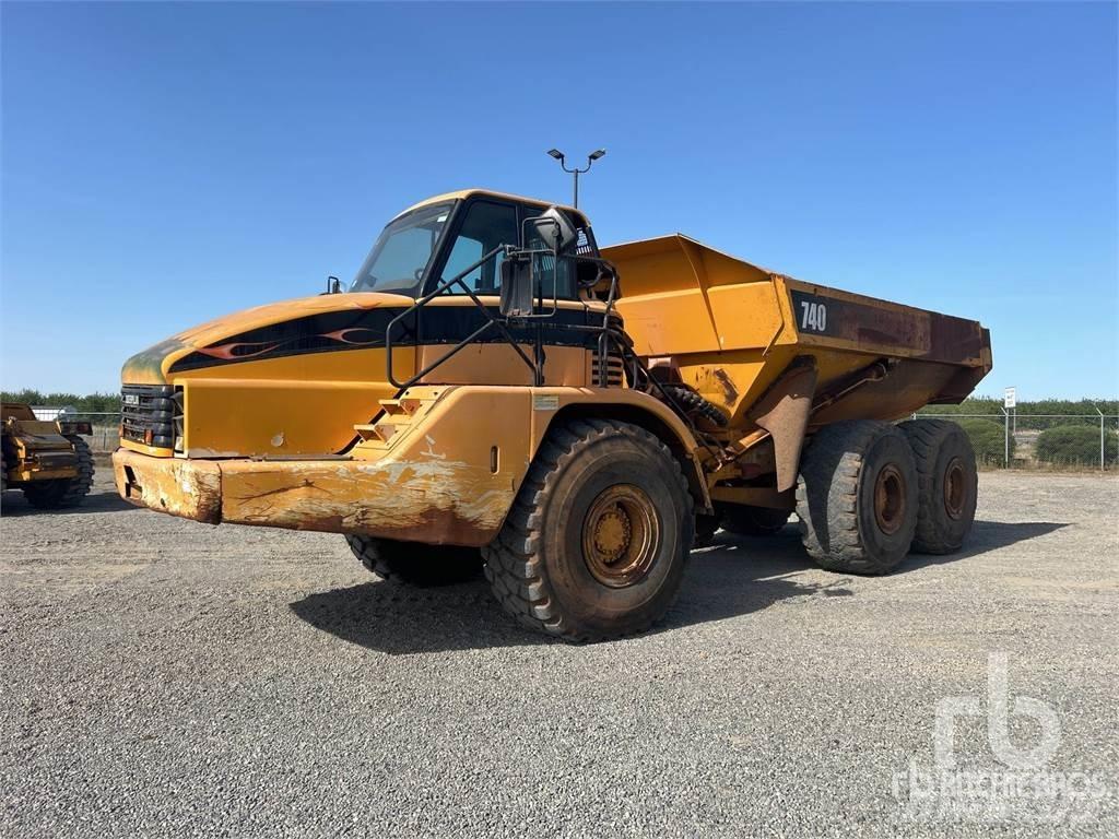 CAT 740 Kĺbové nákladné autá