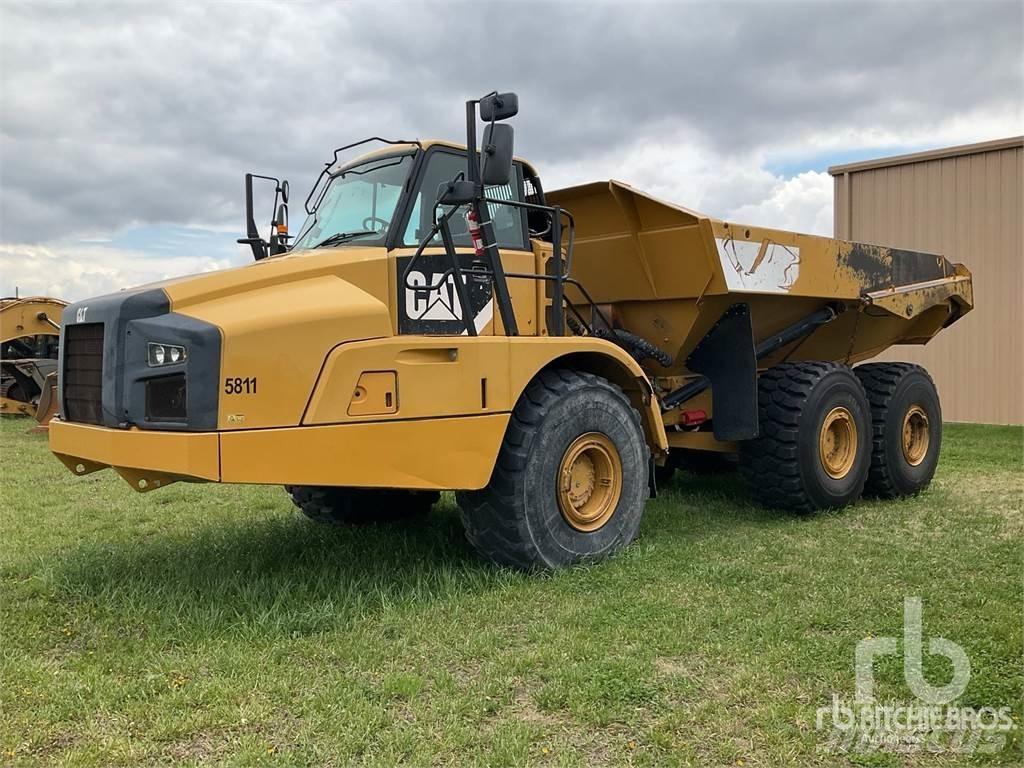 CAT 740B Kĺbové nákladné autá
