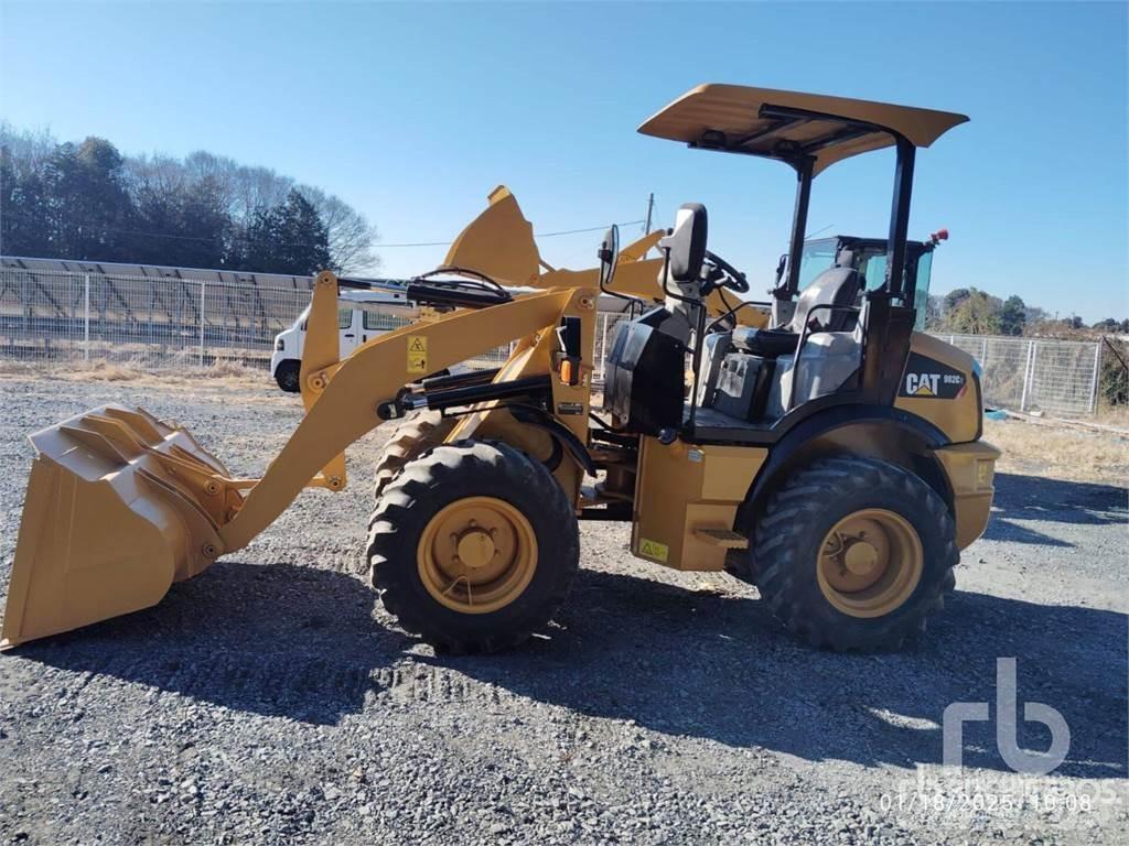 CAT 902C2 Kolesové nakladače