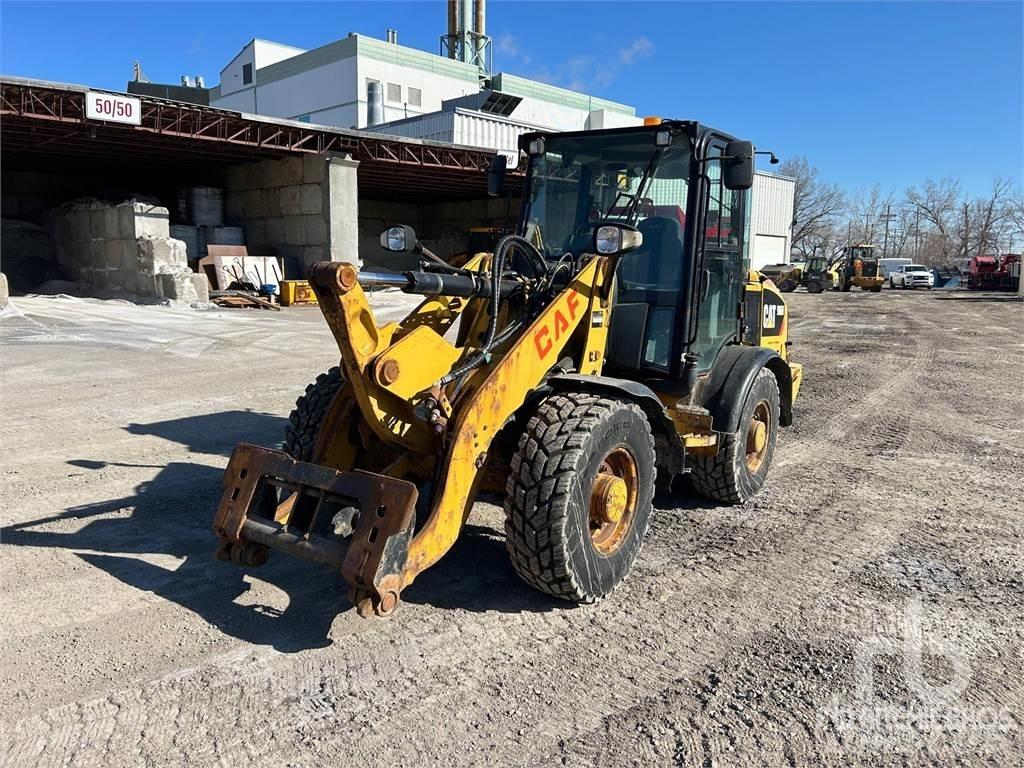 CAT 906M Kolesové nakladače