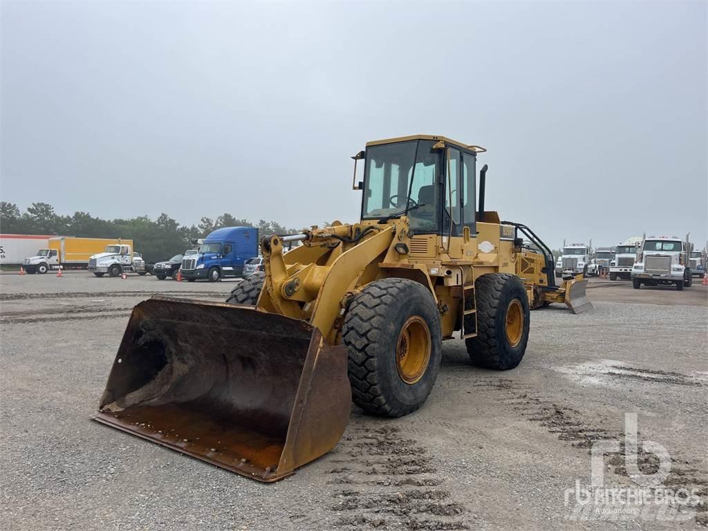 CAT 928F Kolesové nakladače