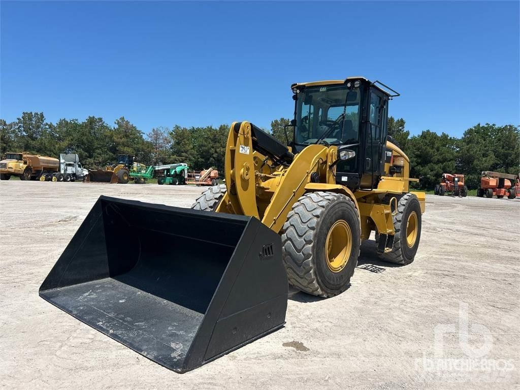 CAT 930M Kolesové nakladače