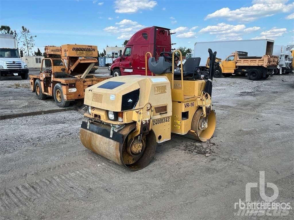 CAT CB24 Tandemové valce