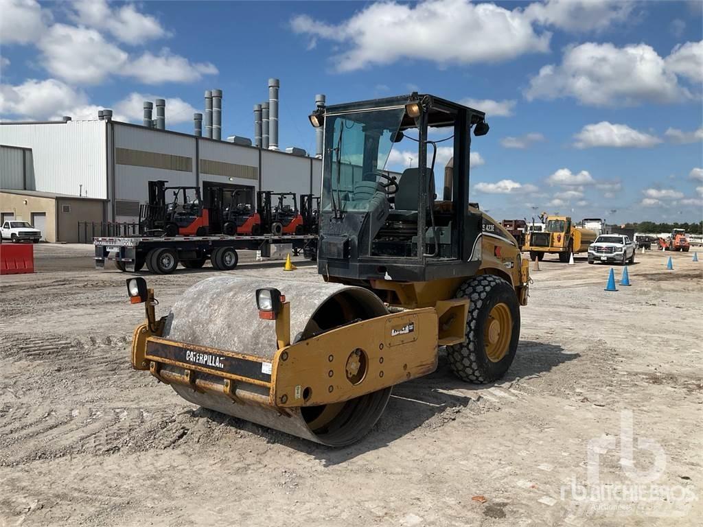 CAT CS423E Pôdne kompaktory