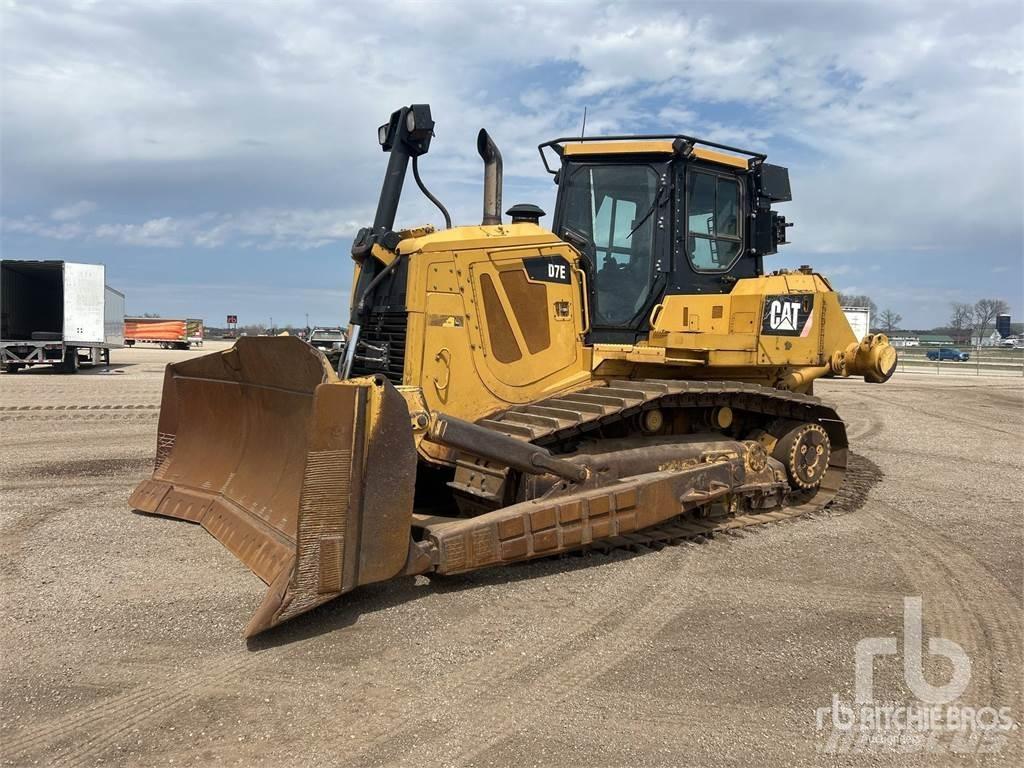 CAT D7E Pásové dozéry