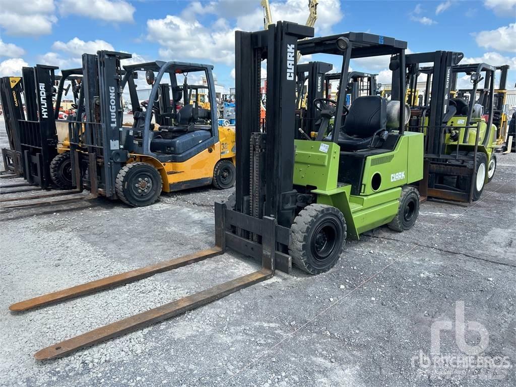 Clark CPX25 Dieselové vozíky