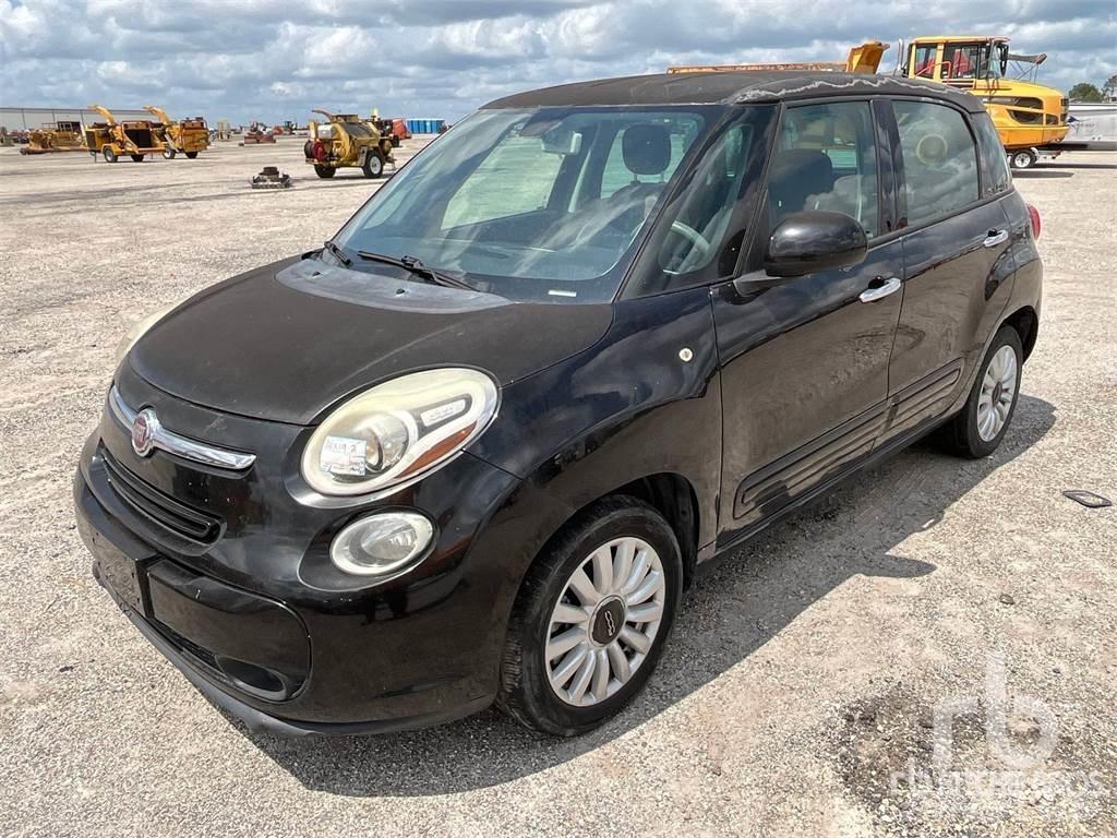 Fiat 500L Automobily
