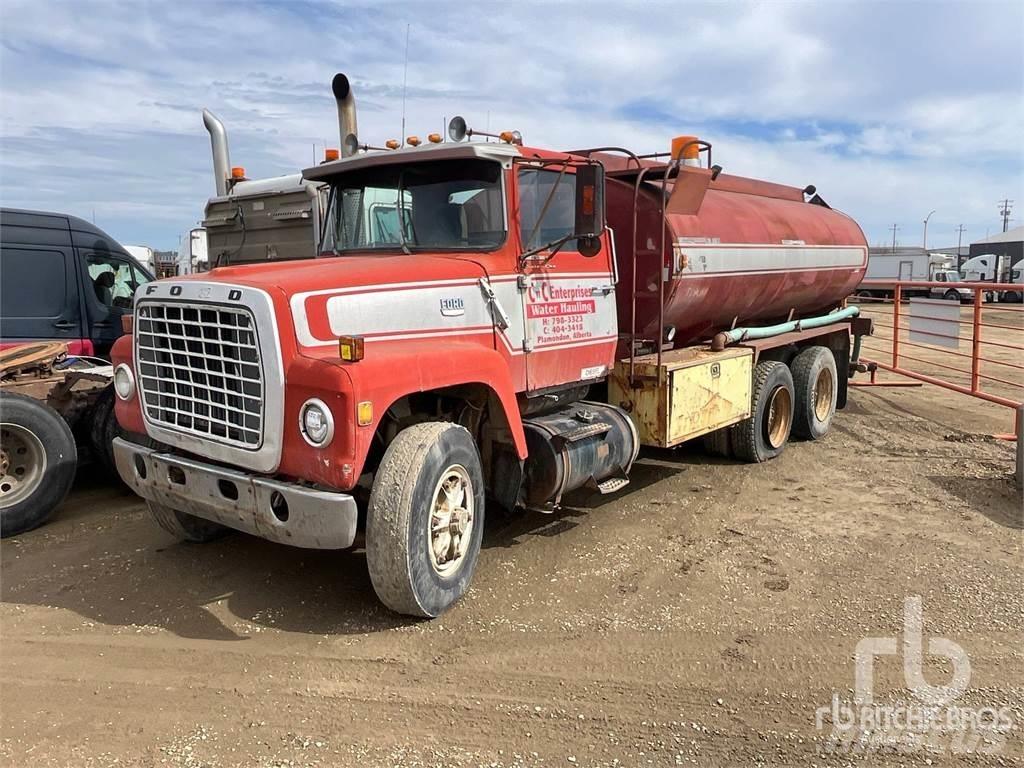 Ford 9000 Cisterny na vodu