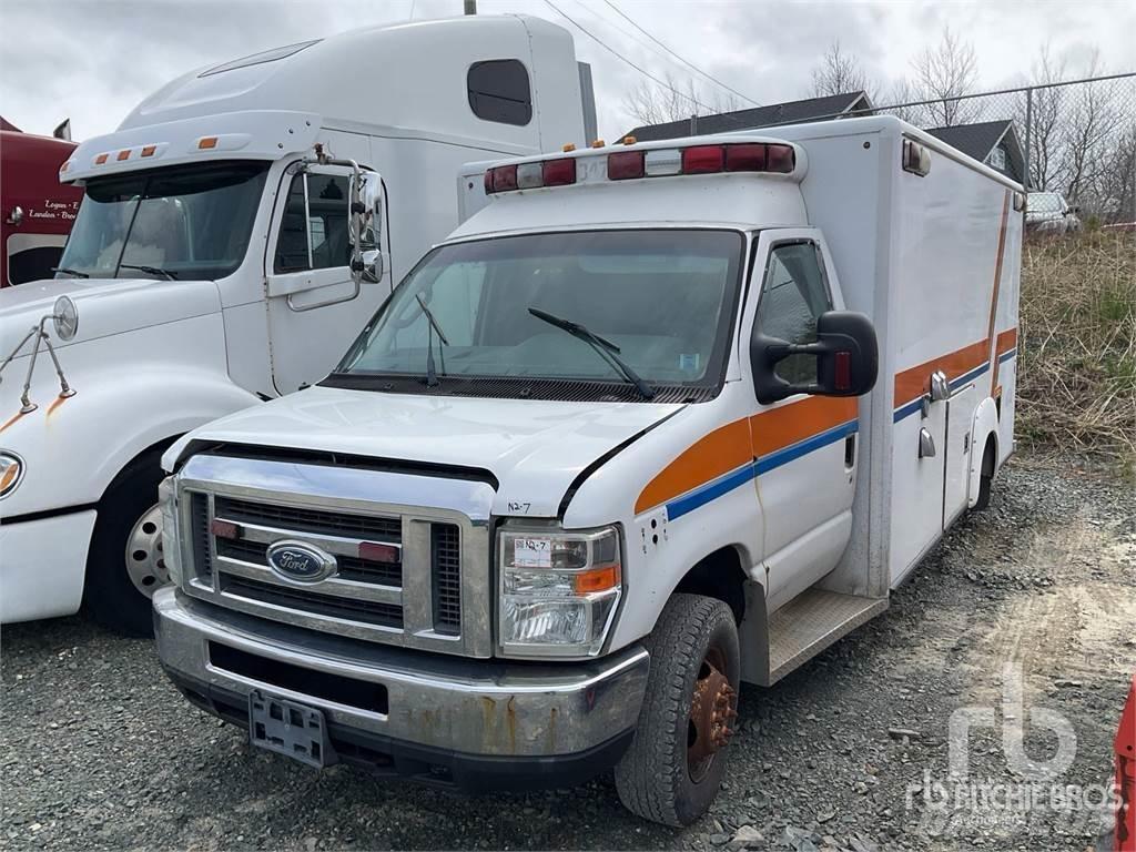 Ford E-350 Sanitky